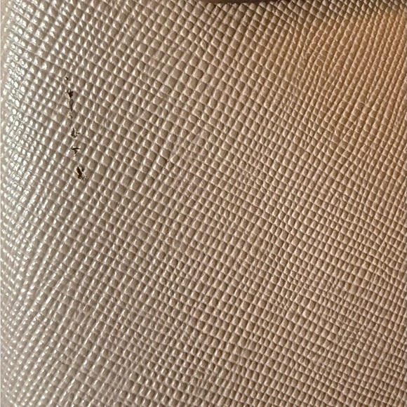 Prada - Picture 11 of 11